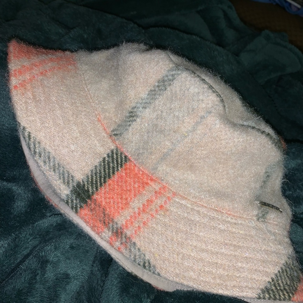 Steve Madden tartan plaid bucket hat NWOT